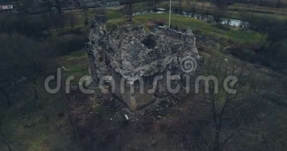 空中射击圣殿骑士古堡的废墟视频的预览图