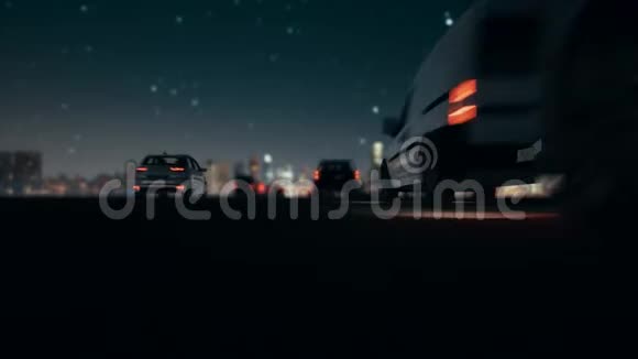 繁忙的街道和市区交通灯视频的预览图