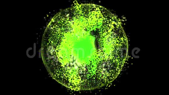黑色背景下的抽象等离子体球动画在黑孤立空间中旋转的球状发光原子团视频的预览图