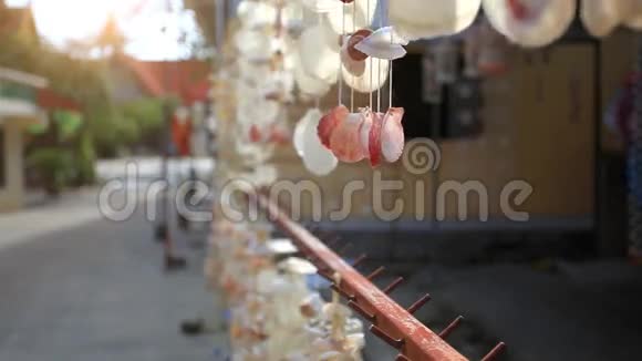 泰国市场悬挂的手机壳视频的预览图