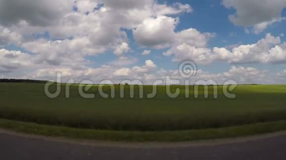 夏季典型的白俄罗斯村庄视频的预览图