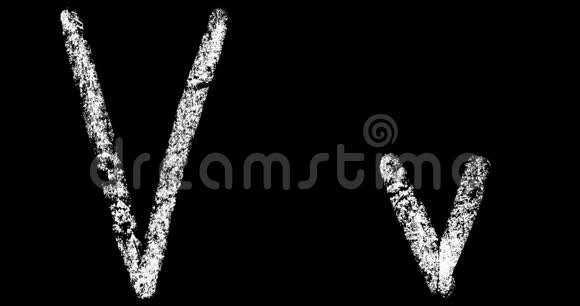 黑色背景动画上分离的手写白色粉笔字母视频的预览图