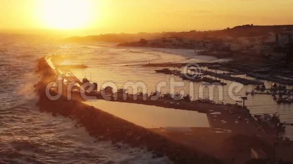 意大利圣玛丽亚迪卢卡湾日落美景视频的预览图