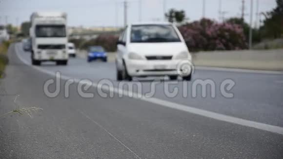 高速公路车辆模糊视频的预览图