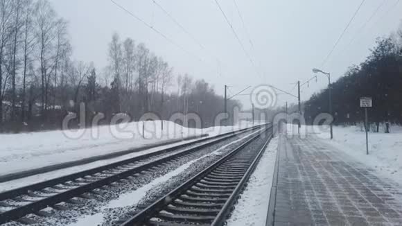 冬季铁路景观视频的预览图