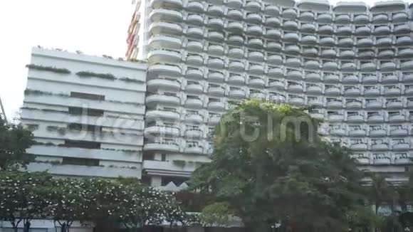 白色高层酒店塔楼住宅视频的预览图