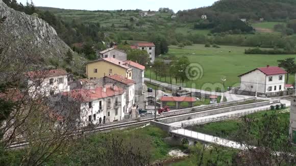 意大利莫利塞省伊塞尼亚的卡罗维利小镇视频的预览图