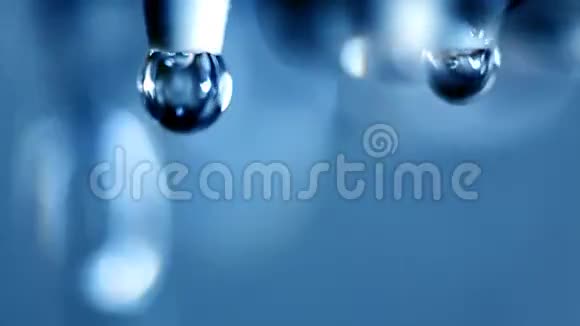 蓝色的水滴视频的预览图
