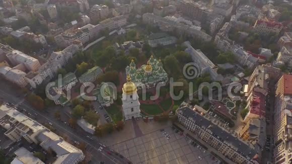 空中拍摄圣索非亚大教堂世界著名的历史纪念碑视频的预览图