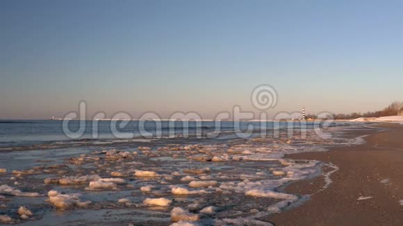 冬季波罗的海寒冷拉脱维亚里加海滩结冰视频的预览图