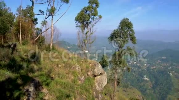 斯里兰卡埃拉岩的全景视频的预览图