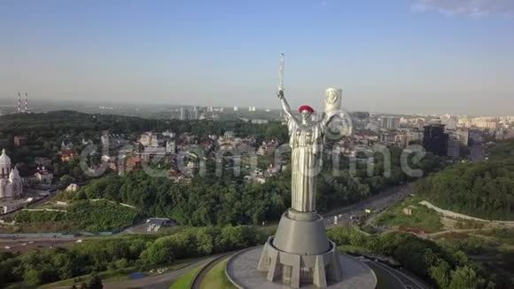 乌克兰基辅祖国纪念碑Drone视频视频的预览图