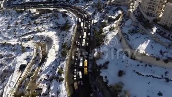 耶路撒冷的道路在雪地里视频的预览图