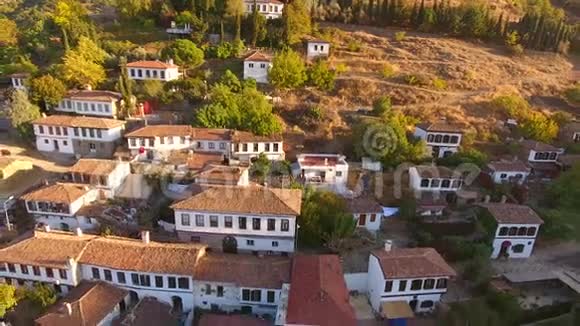 历史白宫锡林斯村伊兹密尔土耳其空中视野无人机射击视频的预览图