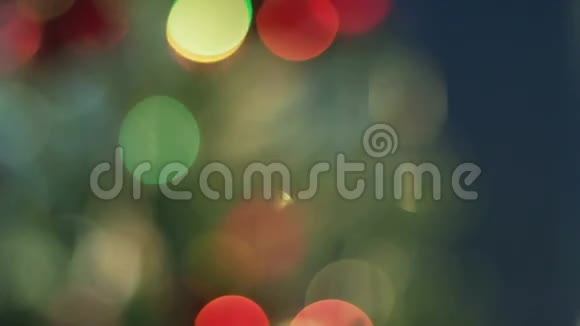 圣诞树灯闪烁圣诞节和新年装饰视频的预览图