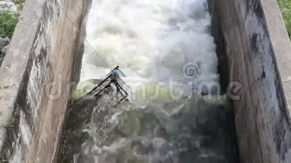 农普拉莱水库防洪闸视频的预览图