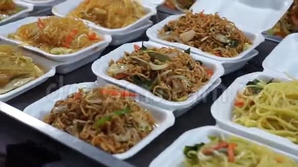 泰国菜街头美食炒面视频的预览图