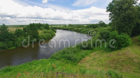 尼曼河在夏季白俄罗斯视频的预览图