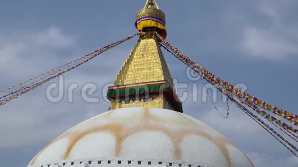 尼泊尔加德满都2018年10月尼泊尔加德满都的BoudhanathStupa布达纳特是尼泊尔加德满都的一座佛塔视频的预览图