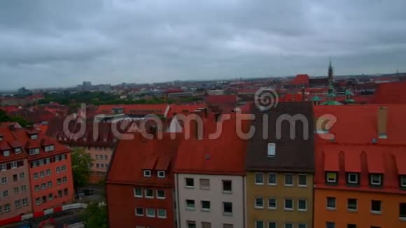 白天俯瞰纽伦堡老城区的全景视频的预览图
