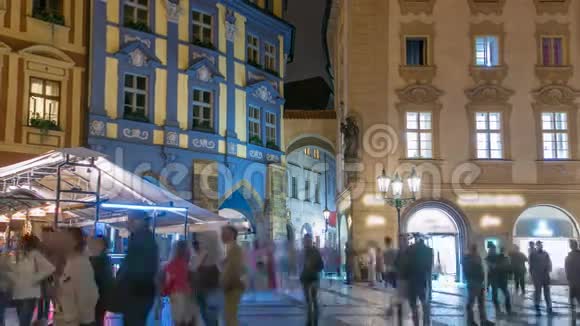 布拉格老城广场时光的夜景捷克共和国视频的预览图