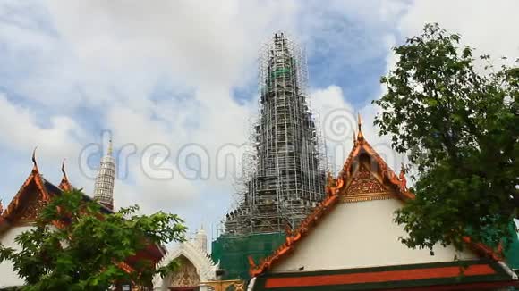 曼谷的翡翠佛寺视频的预览图