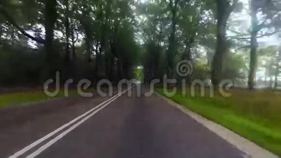 欧洲乡村公路上的驾驶录像视频的预览图