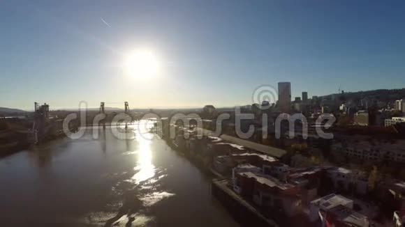 波特兰航空河桥梁视频的预览图