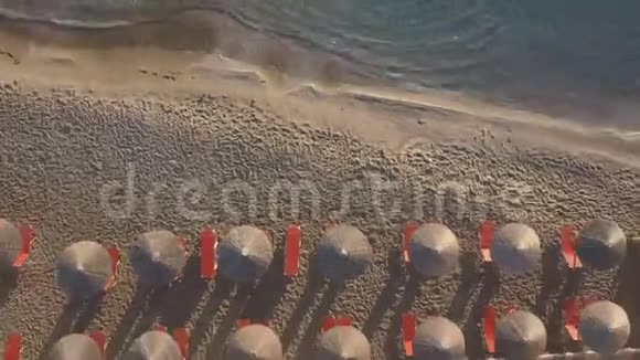 空中无人机拍摄美丽沙滩视频的预览图