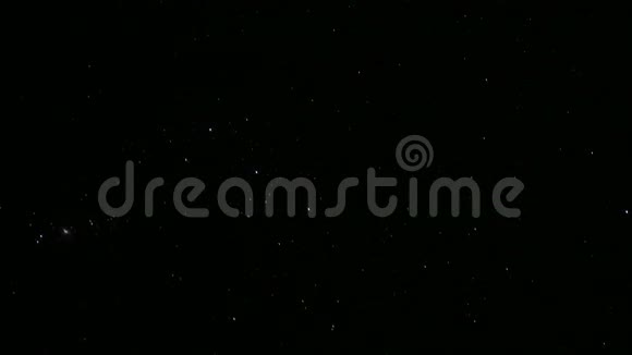 晴朗夜晚的天空之星时间间隔4K视频的预览图