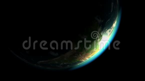 新月地球背景外星科幻宇宙飞船接近行星强大的引擎在跳动视频的预览图