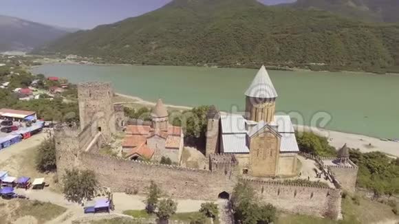 阿南努里城堡与教堂在湖畔格鲁吉亚视频的预览图