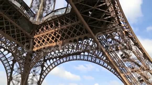 视频背景与埃菲尔铁塔结构视频的预览图