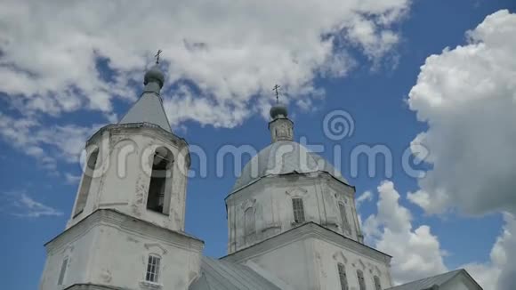 东正教俄罗斯圆顶对抗蓝天慢动作视频视频的预览图