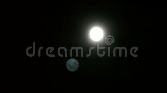 满月的光学反射视频的预览图