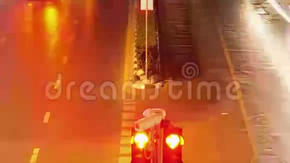 曼谷街道红绿灯夜间时间间隔4K视频的预览图