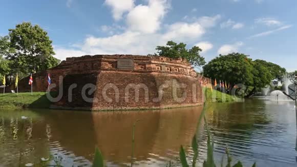 泰国清迈护城河和古墙视频的预览图