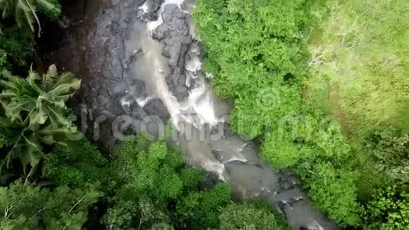 巴厘岛克朗瀑布视频的预览图