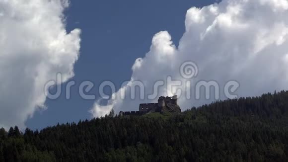 欧洲奥地利中世纪城堡废墟视频的预览图