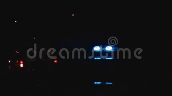 夜城警方灯光闪烁视频的预览图