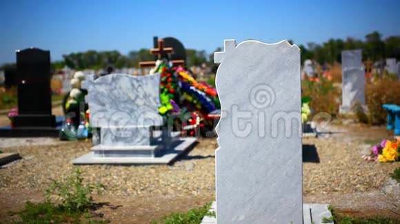 国家公墓墓碑重点变化视频的预览图