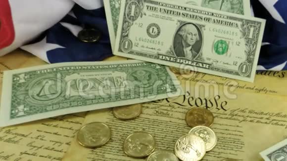 美国货币跌入美国宪法视频的预览图