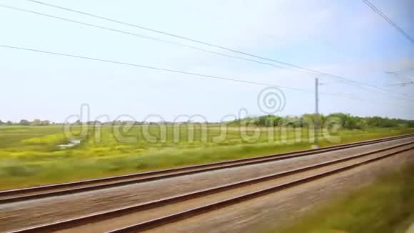 火车开动了高速铁路景观高速列车移动列车视频的预览图