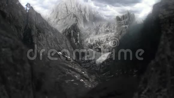 独特的Matte绘画景观和山脉在另一个星球上如火星视频的预览图