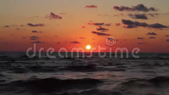 夏季海滩日落时间推移视频视频的预览图