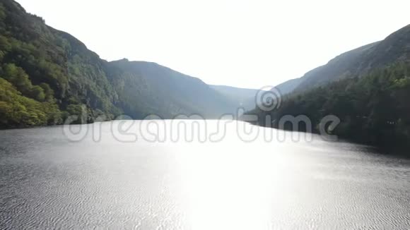 爱尔兰威克洛山脉格伦达洛湖视频的预览图