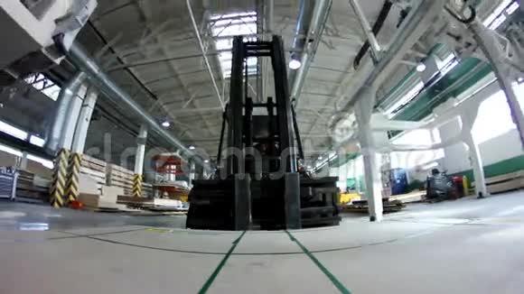 伐木厂仓库的摄像头视频的预览图