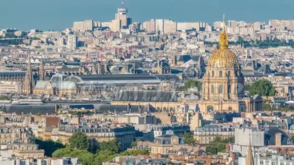 巴黎时代屋顶上的空中全景视频的预览图