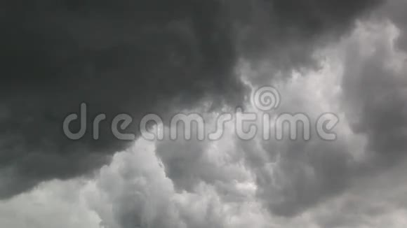 暴风雨前的天空视频的预览图