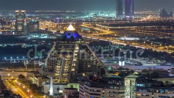 迪拜夜城的节奏视频的预览图